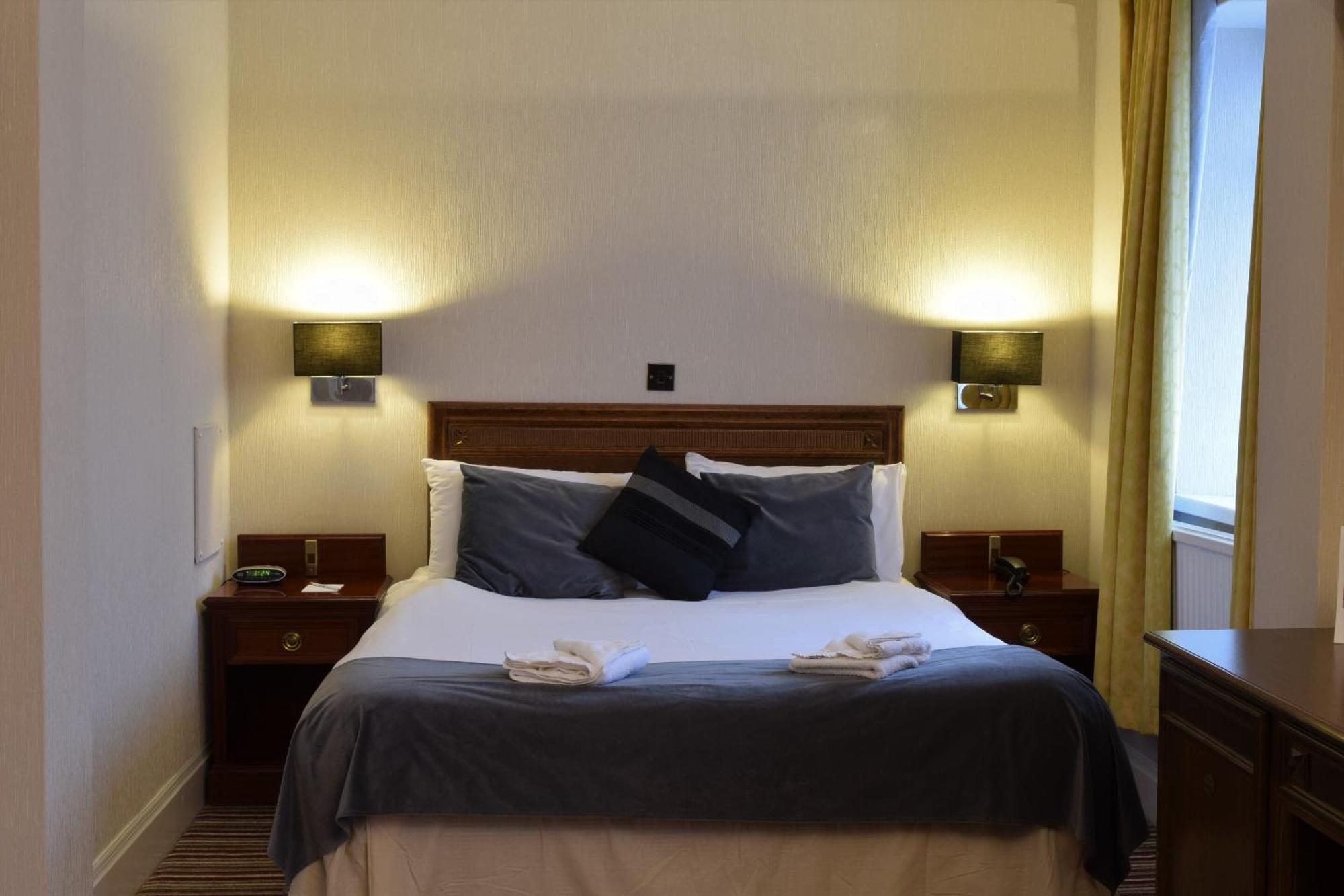 The Rose & Crown Hotel Тонбридж Экстерьер фото