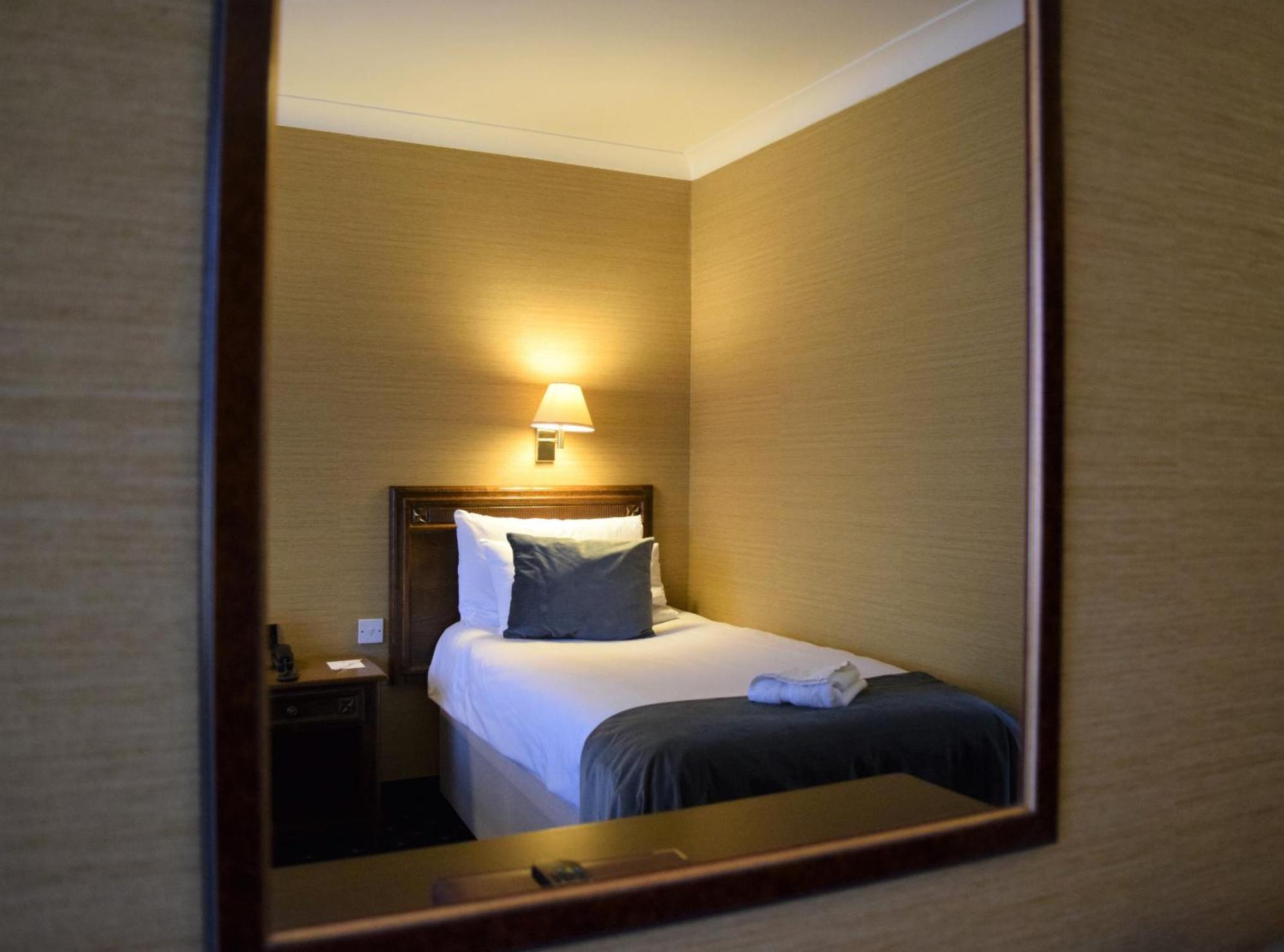 The Rose & Crown Hotel Тонбридж Экстерьер фото